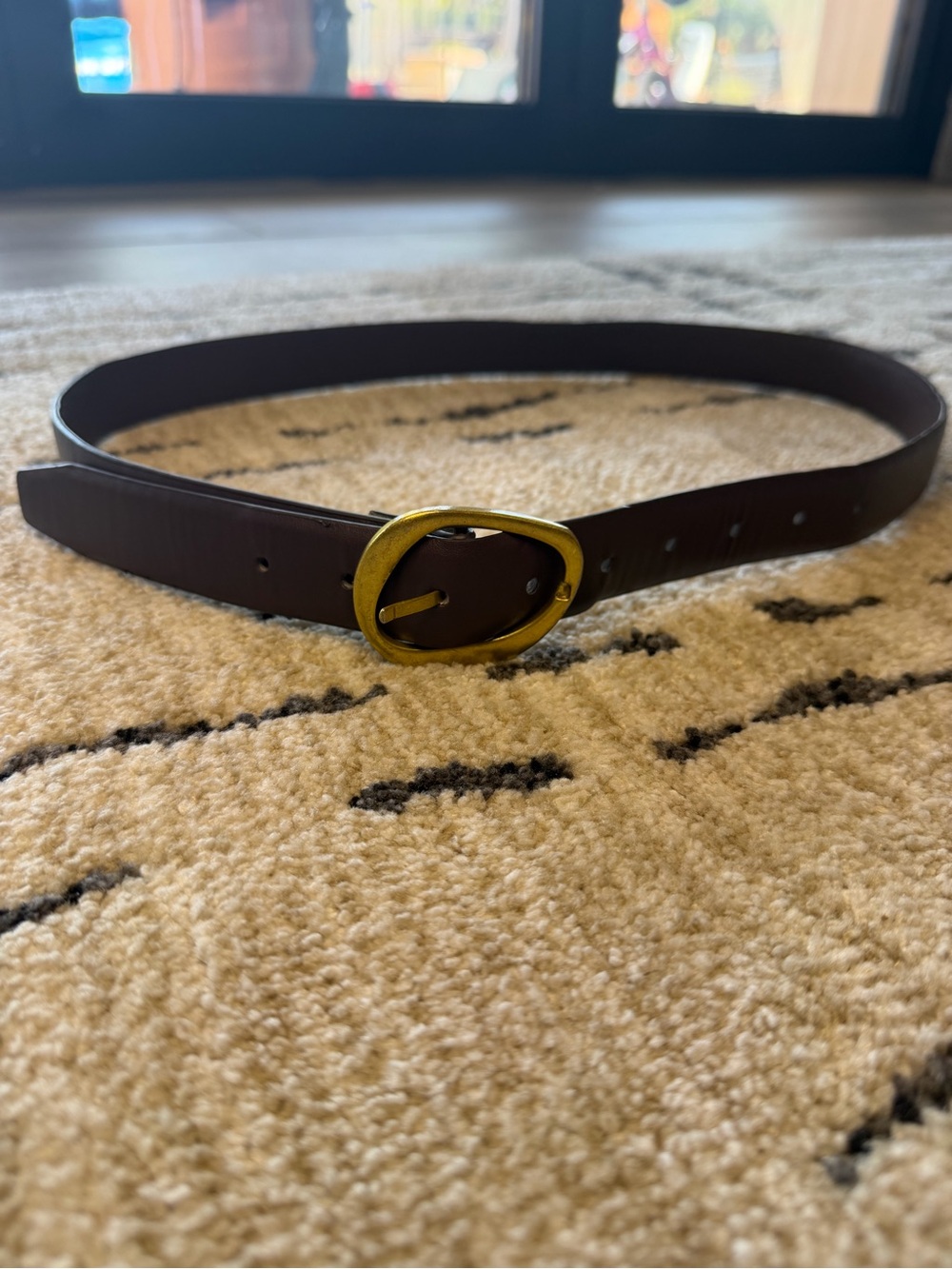 🤎 Vintage Brown Leather Belt — Gold Oval Buckle